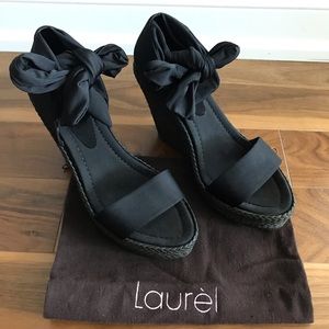 Laurèl black wedges size 10